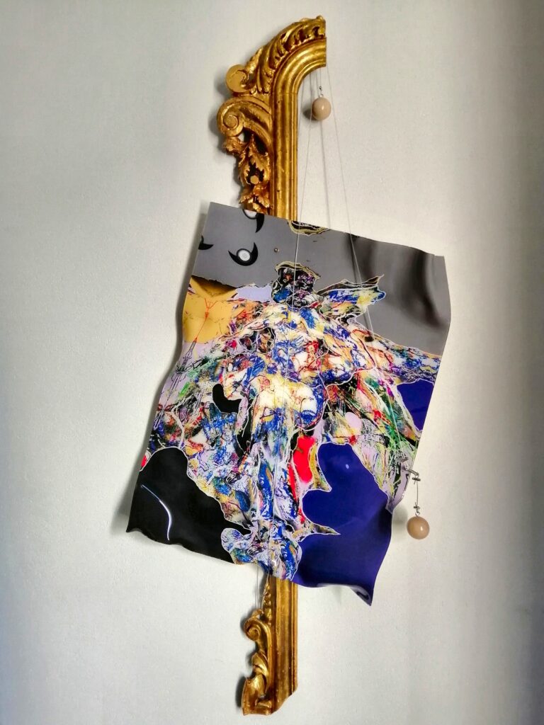 "L'Albero Maestro 2" (novembre 2024) (Digital painting stampata su lastra di plexiglass di cm 60 x 80 termodeformata assemblata con reperto di cornice dorata fine '800, di cm 170) (Esemplare unico)