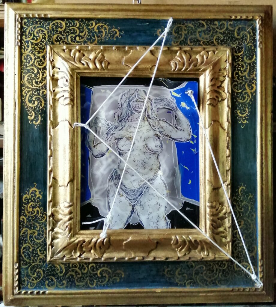 "Il Viaggio - Finestra sullo Spazio " (16 gennaio 2026) Stampa su plexiglass 5 mm, di cm 24 x 31,  termodeformata assemblata a vecchia cornice dorata  di cm 51 x 57 con intreccio di funi marinare